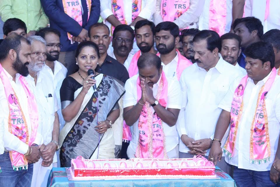Anil Kurmachalam®🇮🇳 (@anil_trs) on Twitter photo Happy Birthday to beloved sister & Hon'ble MLC Smt. Kavitha Akka 💐💐🙏❤️
Stay blessed and Long live Akka 🙏🙏
<a href="/RaoKavitha/">Kavitha Kalvakuntla</a> Happy Birthday to beloved sister & Hon'ble MLC Smt. Kavitha Akka 💐💐🙏❤️
Stay blessed and Long live Akka 🙏🙏
<a href="/RaoKavitha/">Kavitha Kalvakuntla</a>