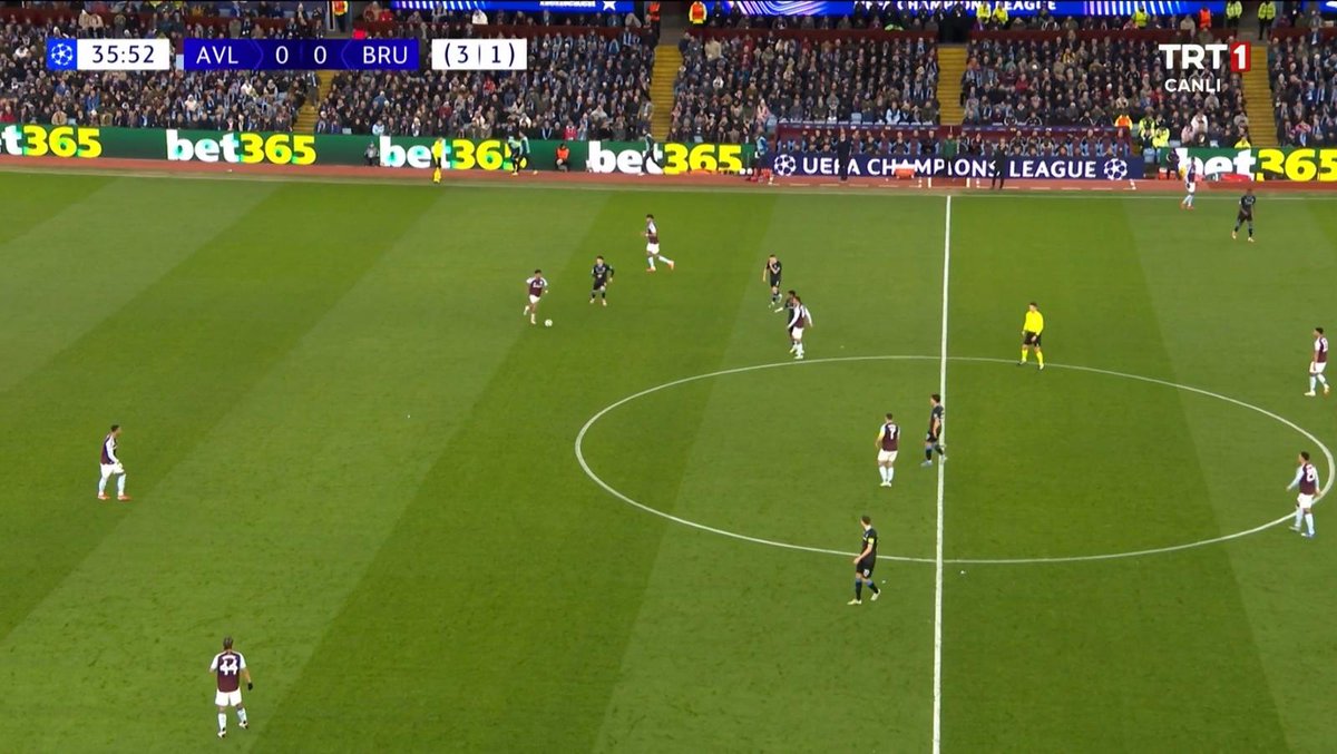 TRT ekranında da bet reklamı var
Başka yayıncıların ekranında benzer firmalarının reklamı yer alınca, haklarında soruşturma açılmıştı
Yayıncılar da söz konusu yayınları yurtdışından direk alıp ekrana taşıdıklarını, dışarda verilen reklamlara bir etki ve yetkilerinin olmadığını