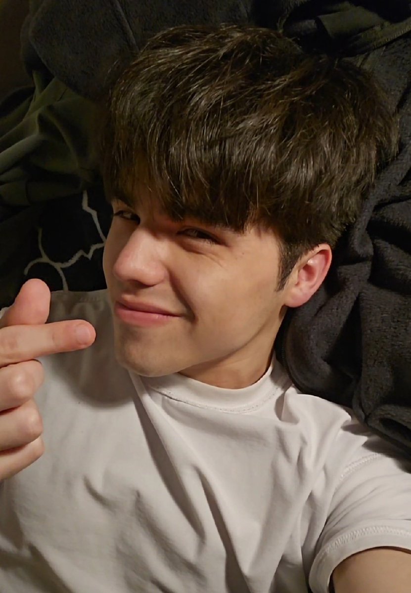 broteinpancakes's tweet photo. Need this hair length back from last year... https://t.co/6n83CiI5Fv