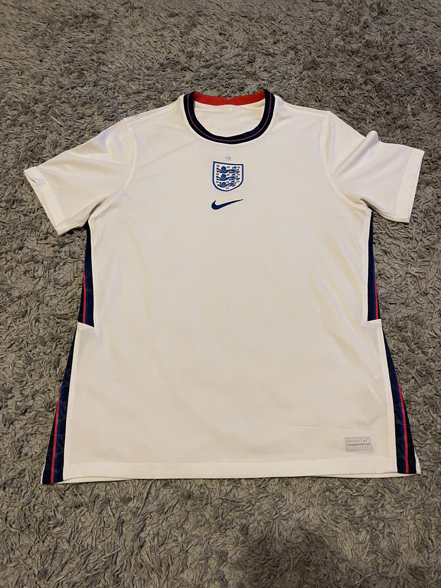 A few Spurs and England shirts for sale. 

RTs appreciated, message for sizes and more info!

#england #spurs #tottenham #football #footballshirts