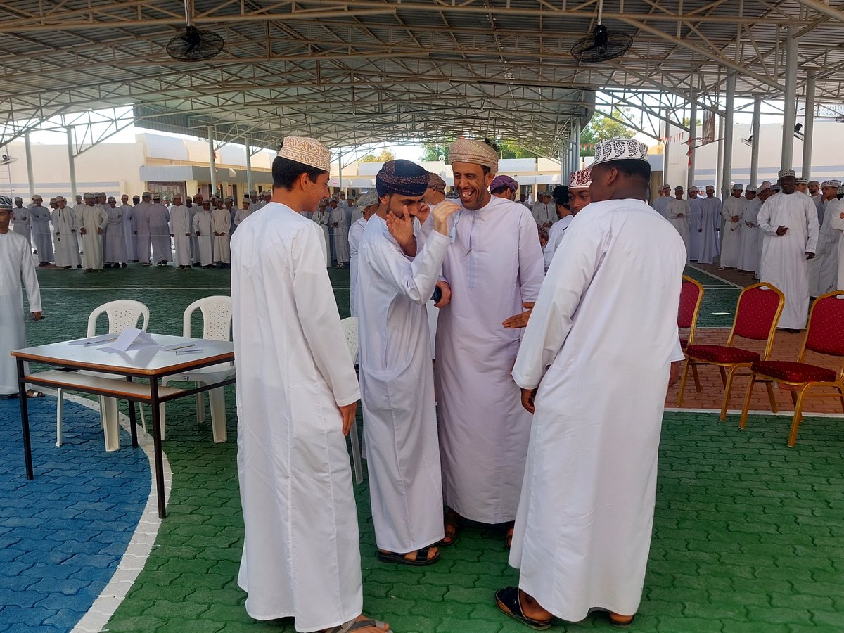 أُقيمت اليوم الجولة النهائية من المسابقة الثقافية الرمضانية والتي جمعت الصفين 12 / 5 و 11 / 8 وانتهت بفوز 11 / 8
جزيل الشكر والتقدير لكل الجهود التي بذلت من أجل نجاح هذه المسابقة. 
#فعاليات_تعليمية_شمال_الباطنة
#تعلم_مستدام
@AL_Ashraaaf