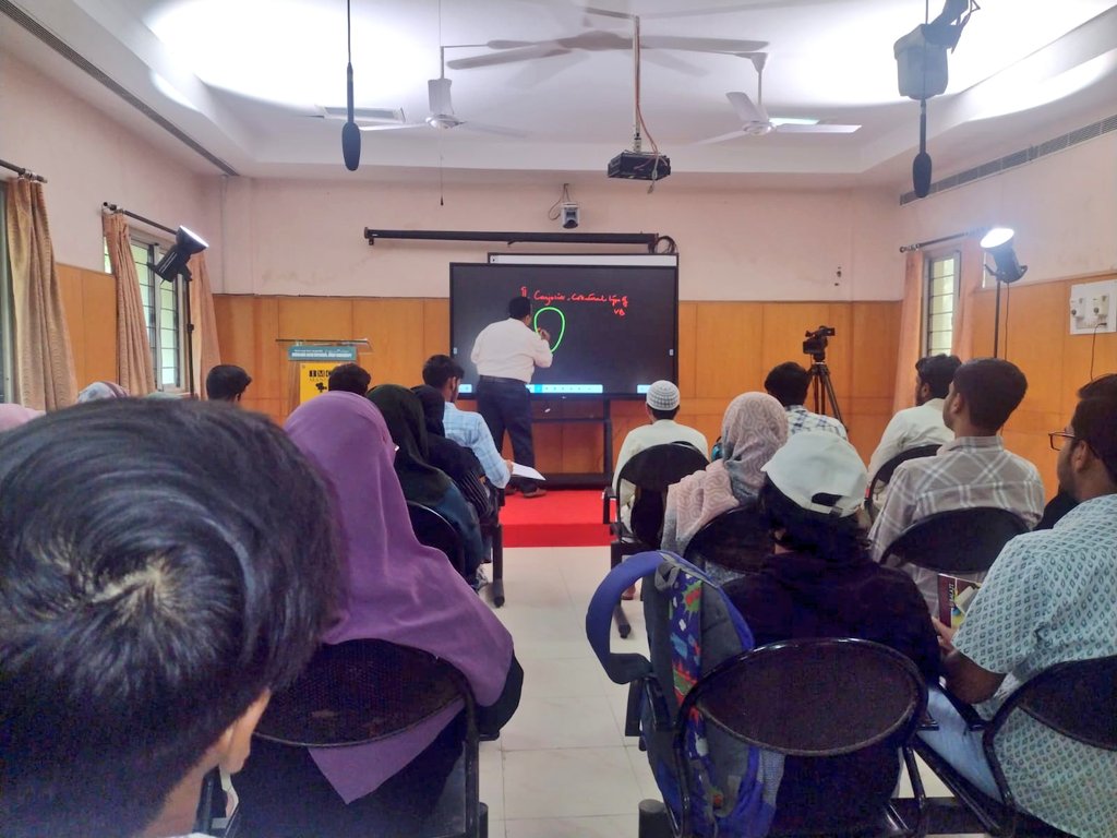 The IMC E-Classroom is back in action, and we kicked it off with an inspiring Botany session by the esteemed faculty Prof. Maqbool Ahmad. <a href="/imcmanuu/">IMC, MANUU</a> is redefining how knowledge is delivered.

<a href="/SyedAinulHasan3/">Syed Ainul Hasan</a> <a href="/skishtiaque/">Ishtiaque Ahmed</a> <a href="/SriMspeaks/">Sri M</a> <a href="/EduMinOfIndia/">Ministry of Education</a> <a href="/AICTE_INDIA/">AICTE</a> <a href="/ugc_india/">UGC INDIA</a>