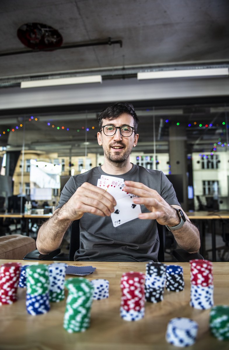 Magazín UK Forum (@ukforumcz) on Twitter photo ♠️Nejdřív chtěli porazit nejlepší pokerové hráče. Teď se samoučícími herními algoritmy míří na světové burzy. Snem šéfa firmy EquiLibre a absolventa <a href="/matfyz/">Matematicko-fyzikální fakulta Univerzity Karlovy</a> <a href="/informatfyz/">informatfyz</a> <a href="/UniKarlova/">Univerzita Karlova</a> Martina Schmida <a href="/Lifrordi/">Martin Schmid</a> je řídit z Prahy nejlepší trejdovací firmu.
👉 link.cuni.cz/EquiLibre ♠️Nejdřív chtěli porazit nejlepší pokerové hráče. Teď se samoučícími herními algoritmy míří na světové burzy. Snem šéfa firmy EquiLibre a absolventa <a href="/matfyz/">Matematicko-fyzikální fakulta Univerzity Karlovy</a> <a href="/informatfyz/">informatfyz</a> <a href="/UniKarlova/">Univerzita Karlova</a> Martina Schmida <a href="/Lifrordi/">Martin Schmid</a> je řídit z Prahy nejlepší trejdovací firmu.
👉 link.cuni.cz/EquiLibre