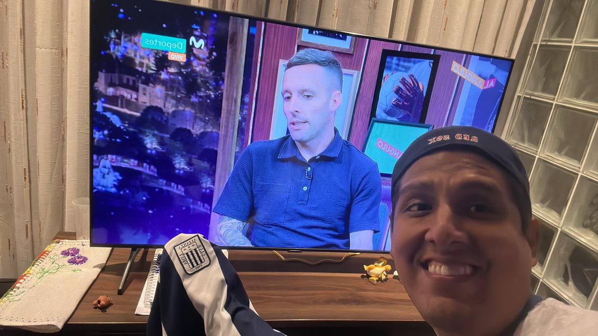 JBezada's tweet image. #Lavandeiraenalangulo 💙🤍💙🫶🏽