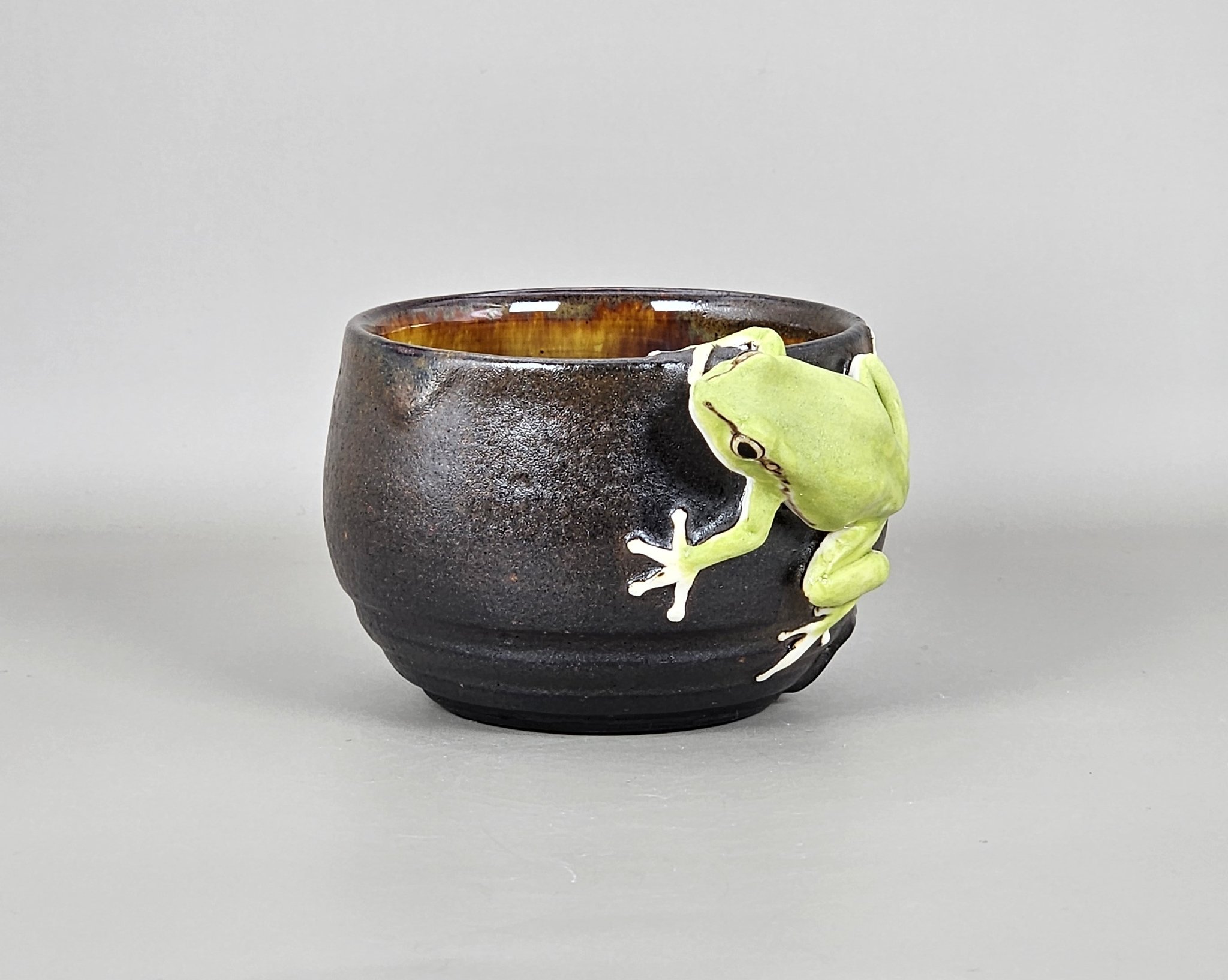 腰越祐貴 アマガエルと岩のような酒器 Q 腰越祐貴個展Ⅶ Yuki