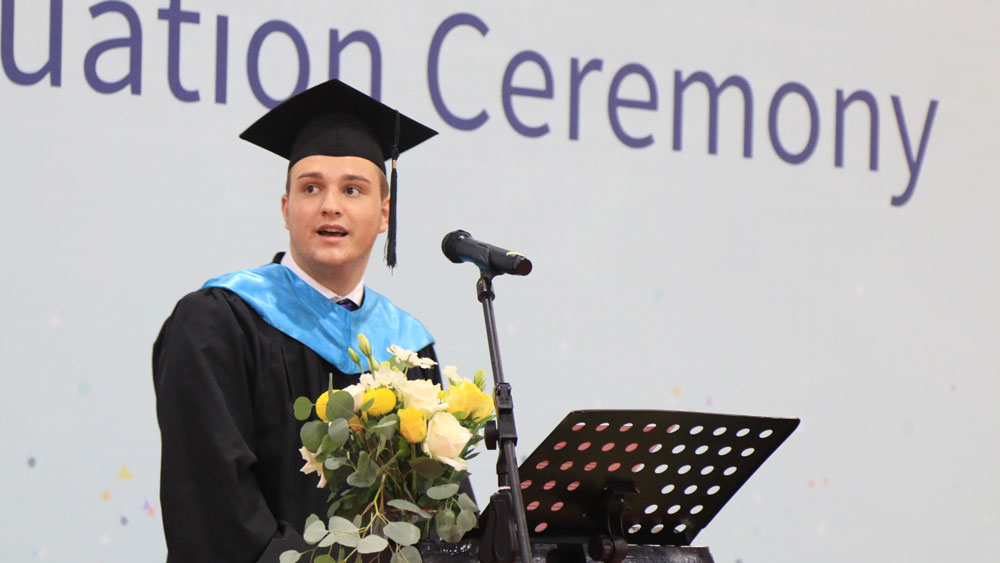 BSB_Shunyi's tweet image. Our alumni Luca was here to share interesting insights about university life with students. He'll be graduating from his Bachelor of Hospitality Management degree at Hotelschool The Hague this year. Read more tinyurl.com/bcnyw4ye
#BSBShunyi #NAEAchiever #NordAngliaEducation