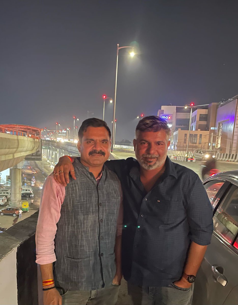 छोटे भाई और चंदेल वंश के चिराग योगेंद्र प्रताप सिंह चंदेल को जन्मदिन की बहुत बहुत बधाई <a href="/Ritvip1987/">Yogendra Chandel</a>