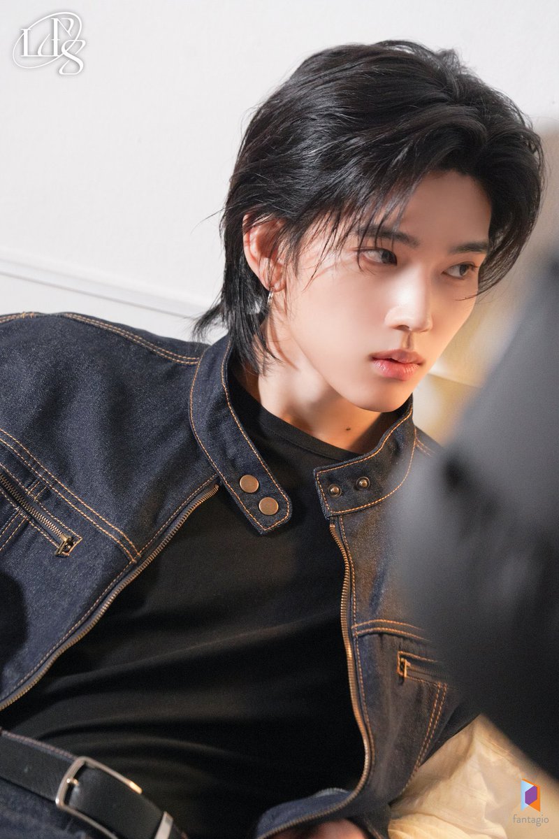 LUN8_Fr's tweet image. [📰] 13.03.25

Nouvel article Naver 📰 Découvrez des photos des coulisses exclusives de #Chael pour le shooting photo du magazine #CampusPlus 

« Un nouveau semestre avec Chael »

🔗naver.me/xEx577Rj

✨ N’oubliez pas de réagir à la publication d’origine ainsi qu’à