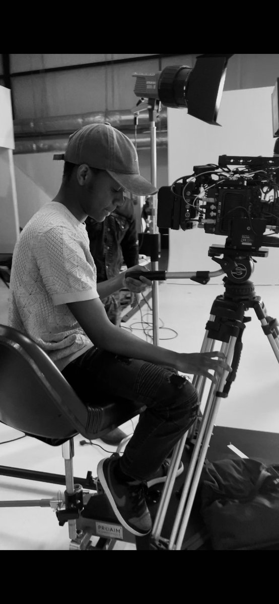 Viny_Visuals's tweet image. I used to dream of this.
Filming on the most expensive cinema camera in the world.
A surreal experience.
I come from a place where opportunities like this are rare. Resources are scarce.
But we are ambitious.
And today, I’m living proof. Grateful.