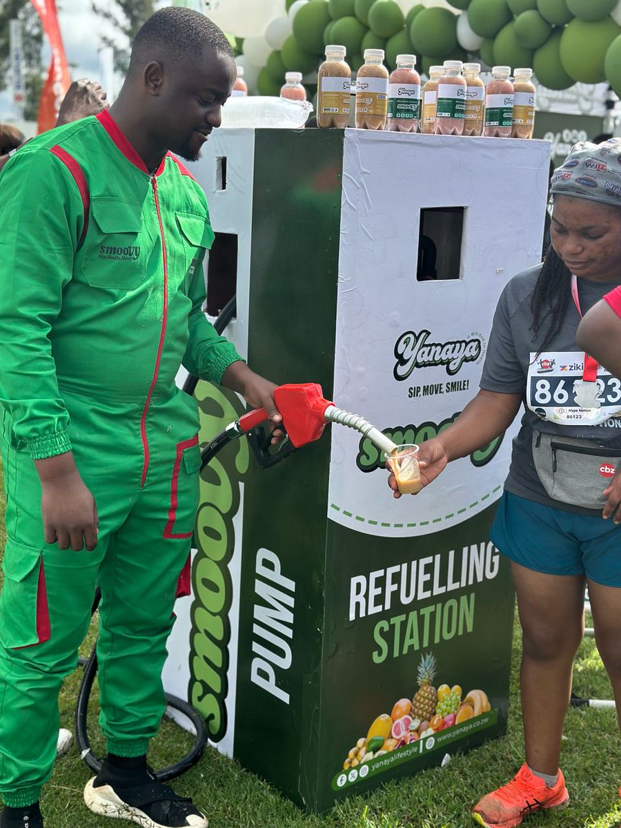 Boost your next corporate event with a Smoothie Refueling Station! Keep your clients energized during conferences, meetings, marathons, golf days, and wellness events. Smoovy has you covered for a lasting impression! 
#SmoovyMoments
#HealthySips