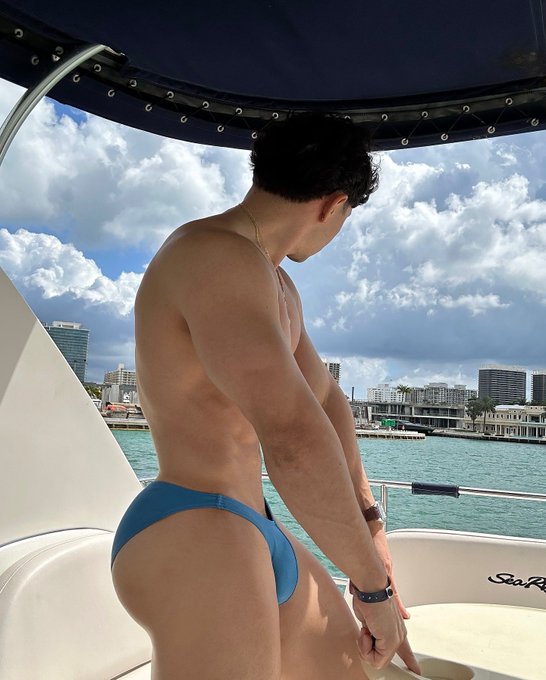 Watch Rene Gonzalez Byken's leaked NSFW photo on TwXstars