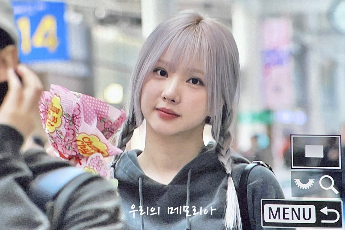 OurMemoria_'s tweet photo. 250313 ICN 출국

귀엽다..💜

#여자친구 #GFRIEND #은하 #EUNHA https://t.co/N03NbRjLBd