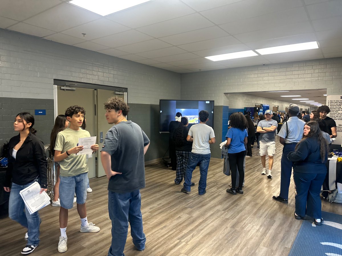 LaVergne Band (@lavergnehsband) on Twitter photo Freshmen Orientation was a huge success! 🎉 Thank you to all who visited our band table. As we continue to foster talent and community. Be Seen, Play Clean, and your spot awaits you in Wolverine Blue💙✨#WolverineBand #FreshmenOrientation <a href="/LHSintheNews/">LaVergne High School</a> <a href="/BandLavergne/">LaVergne Middle School Band</a> Freshmen Orientation was a huge success! 🎉 Thank you to all who visited our band table. As we continue to foster talent and community. Be Seen, Play Clean, and your spot awaits you in Wolverine Blue💙✨#WolverineBand #FreshmenOrientation <a href="/LHSintheNews/">LaVergne High School</a> <a href="/BandLavergne/">LaVergne Middle School Band</a>