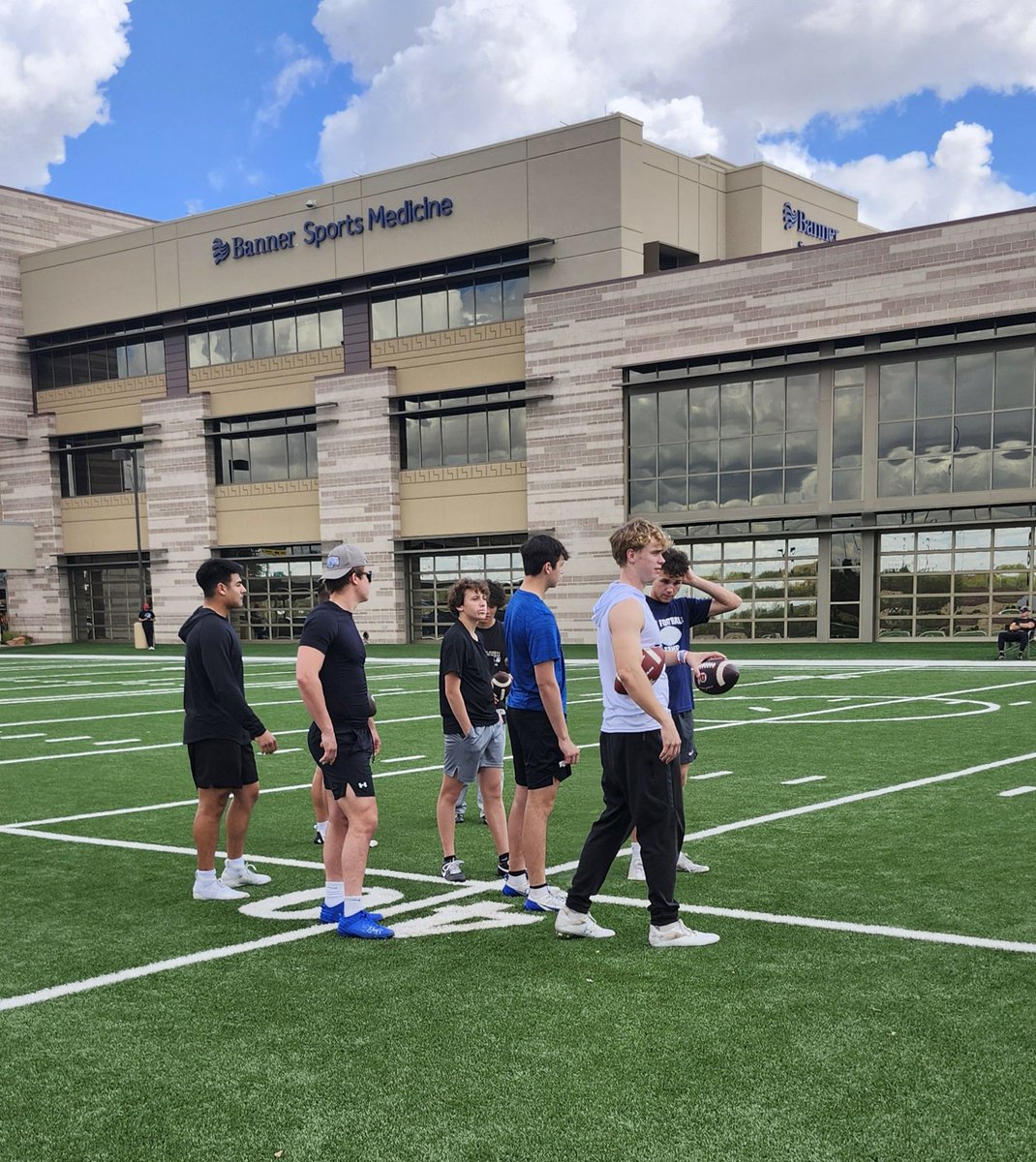 Mike Giovando (@elev8qbacademy) on Twitter photo Great group on Wednesday! Thank you Banner Sports Medicine again for letting us use your field great facility great place to train! <a href="/Devonddampier/">Devon Dampier</a> <a href="/jackamer_3/">Jack Amer</a> <a href="/Luke_Haugo/">Luke Haugo</a> <a href="/rylanreyes16/">Rylan Reyes</a> <a href="/Charlie_LeVinus/">Charlie LeVinus</a> <a href="/_elimanzanares/">Eli Manzanares</a> <a href="/angelf17_/">Angel Flores</a> <a href="/quarterbackmag/">Quarterback Magazine</a> Great group on Wednesday! Thank you Banner Sports Medicine again for letting us use your field great facility great place to train! <a href="/Devonddampier/">Devon Dampier</a> <a href="/jackamer_3/">Jack Amer</a> <a href="/Luke_Haugo/">Luke Haugo</a> <a href="/rylanreyes16/">Rylan Reyes</a> <a href="/Charlie_LeVinus/">Charlie LeVinus</a> <a href="/_elimanzanares/">Eli Manzanares</a> <a href="/angelf17_/">Angel Flores</a> <a href="/quarterbackmag/">Quarterback Magazine</a>