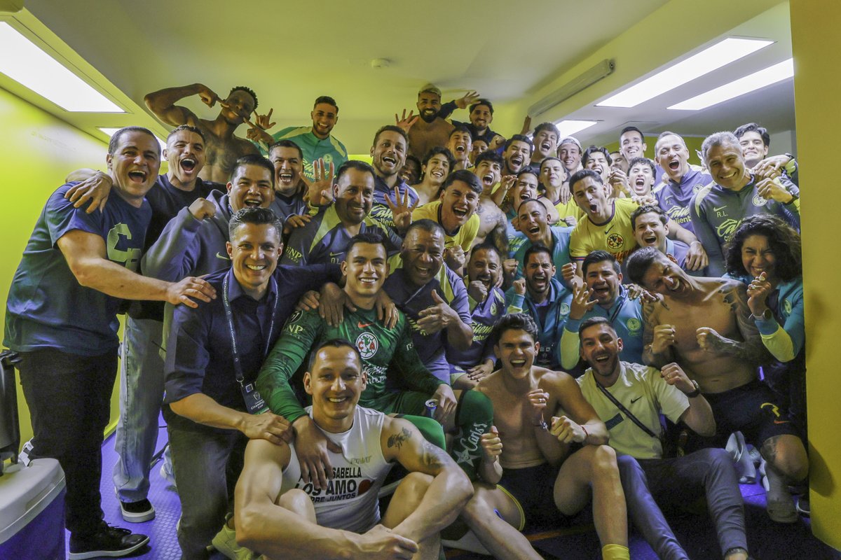 ClubAmerica's tweet photo. #ElClásicoDeMéxico y la clasificación a 4tos de Champions Cup... ¡ES AZULCREMA! 💙💛 https://t.co/YNHCsIH6yj