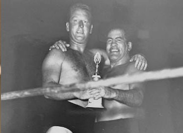 VandalDrummond's tweet image. TRIVIA UPDATE! My FB friend Scott George ID'd the groovy cat on the left of Ray Duran as Dave Simms! Thank you, Scott, whatta nice early birthday present!!!!!