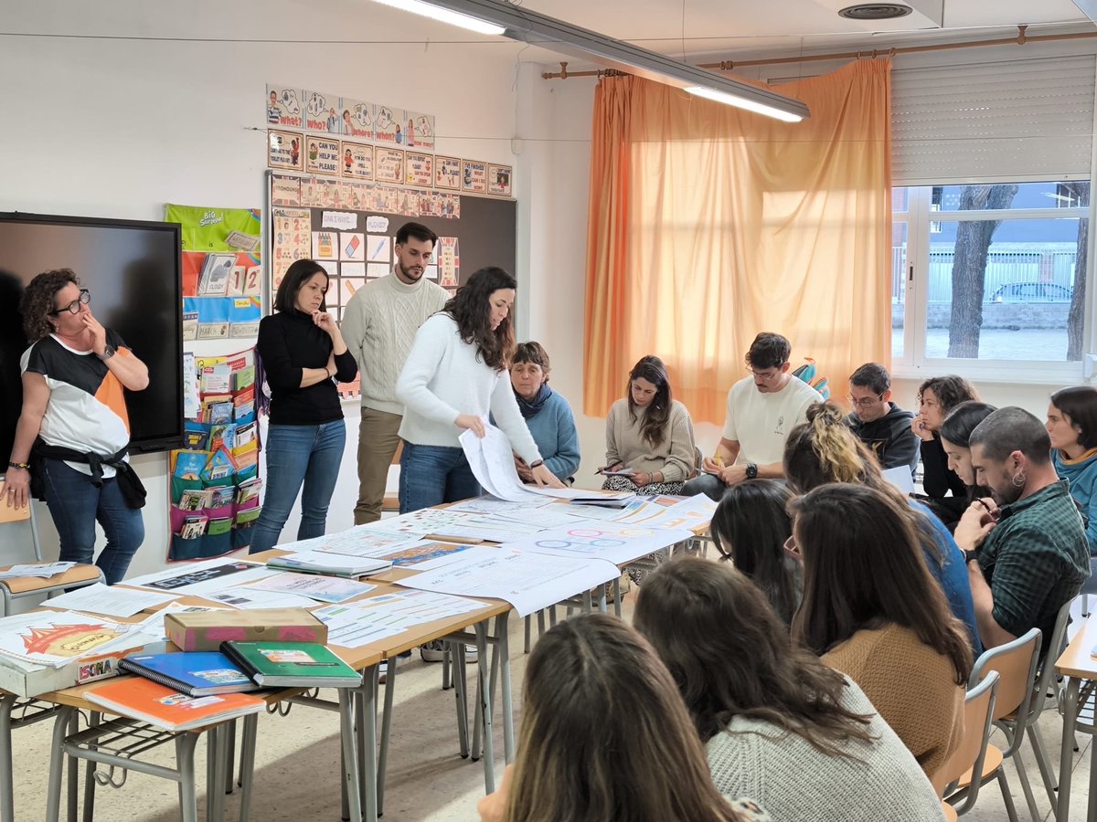 SE del Garraf (@se_garraf) on Twitter photo 💭La <a href="/xepig16/">Escoles Inquietes</a> hem tornat a fer un plenari, aquest cop a l’escola Cossetània (<a href="/Bibliotica/">Escola Cossetània</a>) per escoltar-nos i compartir experiències sobre la recollida d’evidències. Seguim! 💭La <a href="/xepig16/">Escoles Inquietes</a> hem tornat a fer un plenari, aquest cop a l’escola Cossetània (<a href="/Bibliotica/">Escola Cossetània</a>) per escoltar-nos i compartir experiències sobre la recollida d’evidències. Seguim!