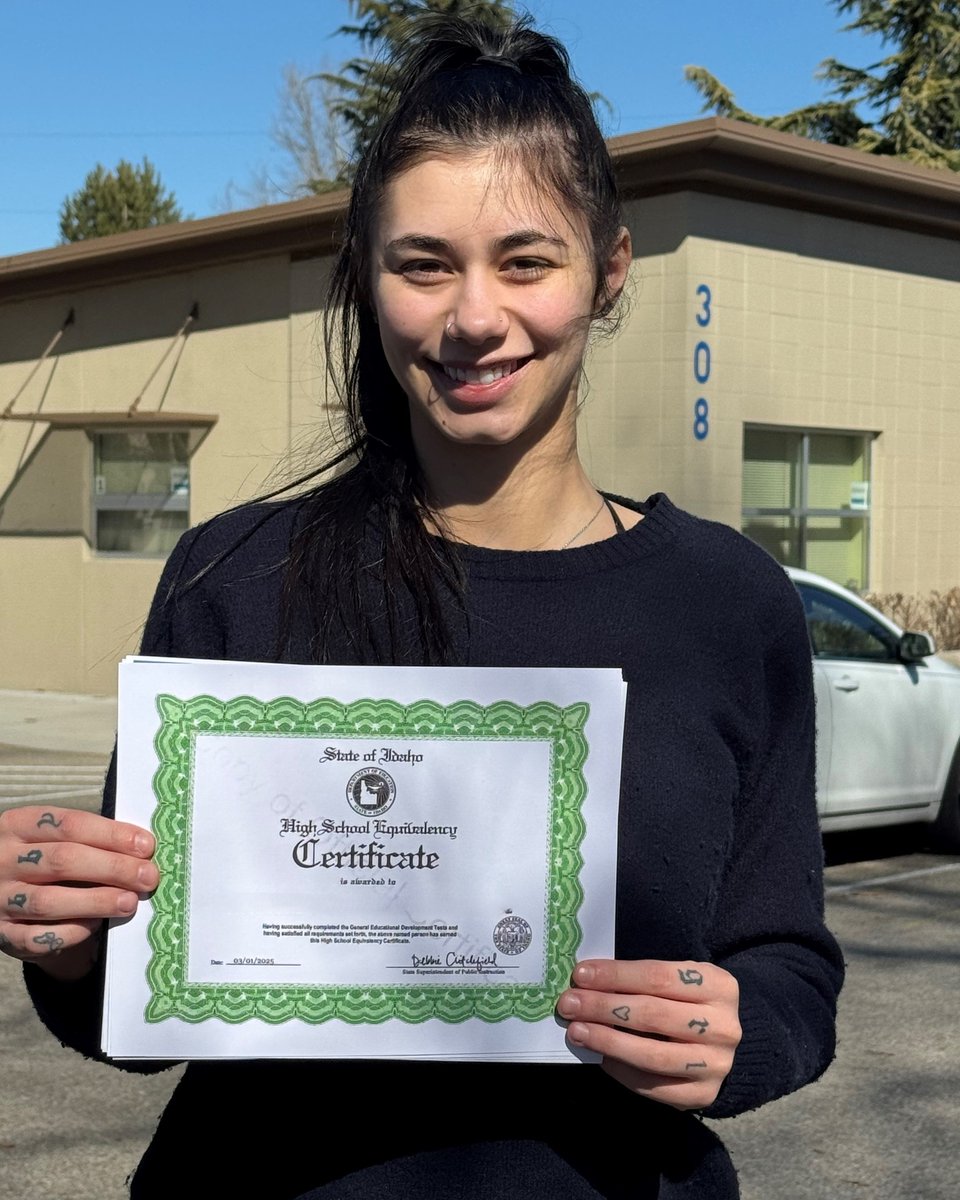 LearningLabID's tweet image. Congratulations to our newest GED graduate! 👏We are so inspired by you! #LiteracyForAll #AdultLiteracy