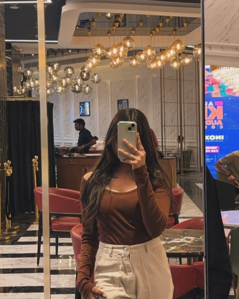 itspayalsharma's tweet image. And the hardest part isn’t loosing someone —
It’s realizing they were never truly yours…