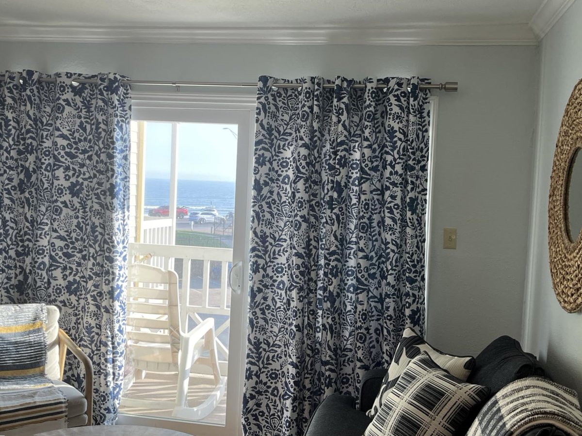 DriftAway_home's tweet image. 🪻Floral Elegance for Every Room!

🏡Bring nature indoors with these beautifully designed floral curtains! 

🪭Where would you hang these?
(📸: Christina Gillespie)

#springhomedecor #blackoutcurtains #ecodecor #homedecor #interiordesign #moderndecor #decor #cozyhome #window