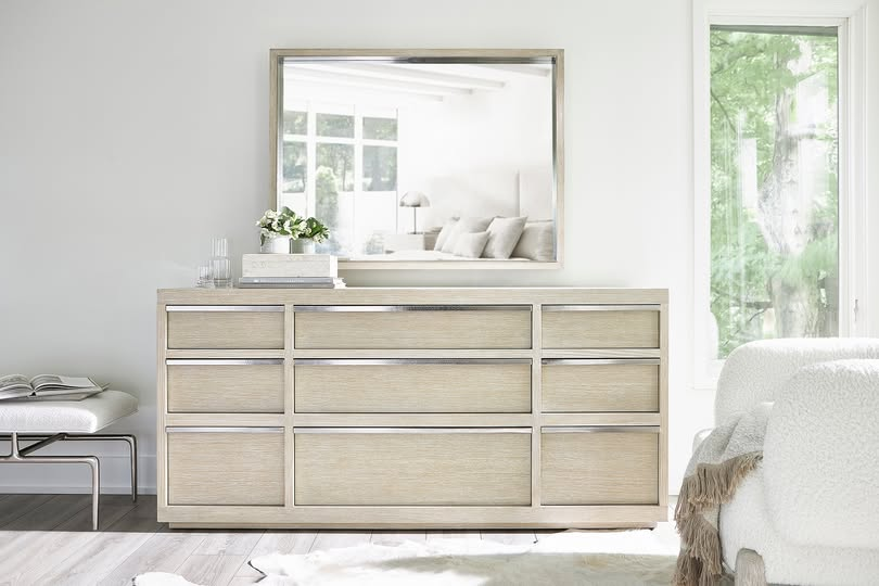 BernhardtFurn's tweet photo. Clean lines. A hint of shine. Modernist style with the softness and texture of a natural finish. Discover Bernhardt Solaria. https://t.co/xoFzd5T43P