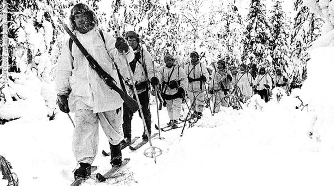 105 kunnian päivää muistamme 85 vuotta sitten solmitun talvisodan rauhaan päivänä. 26000 sankarivainajaa uhrasi henkensä meidän vapauden puolesta. Hattu päästä!