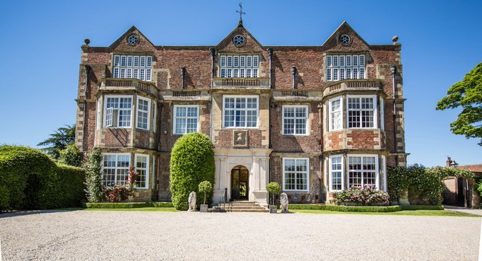 The Jacobean Goldsborough Hall was  built from 1598 to 1625 for Sir Richard Hutton, a prominent lawyer in London, who became High Sheriff of Yorkshire in 1623. During the Civil War, the house was forcibly occupied by Oliver Cromwell’s army in 1644 while they besieged