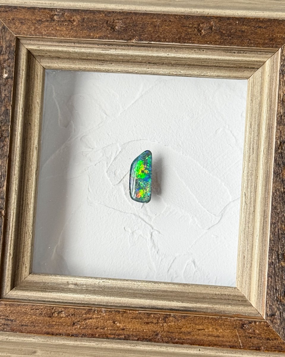 satotradingco's tweet image. 額装したオパールも最高です😁

#boulderopal #ボルダーオパール