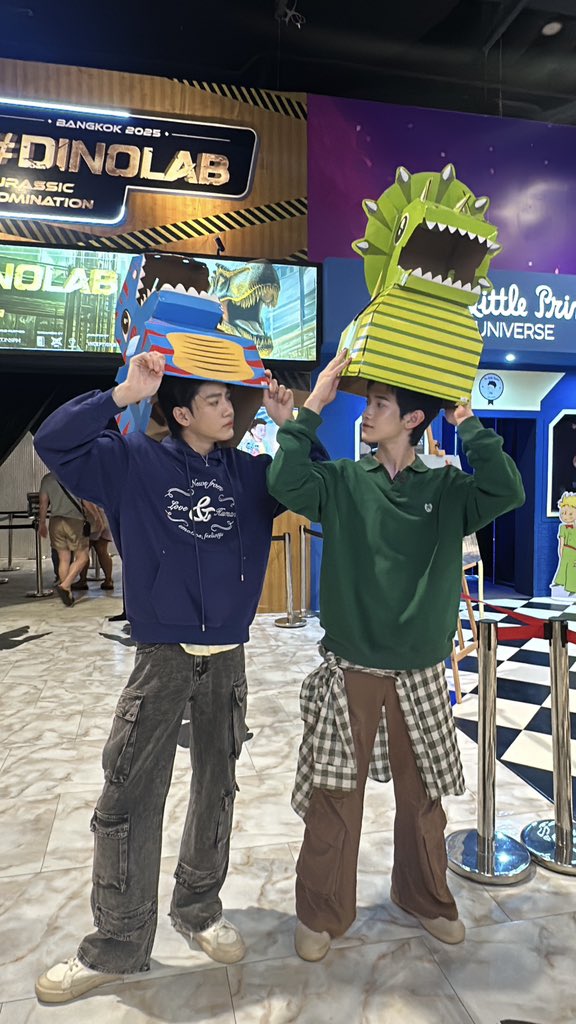 iconsiam's tweet photo. อย่าลืมพา “เฟื่อน” มาเดทเอ้ยยย มาเที่ยวที่ #DINOLAB ชั้น 6 ไอคอนสยาม กันนะค้าาา คิคิ😳🤭
#DinolabBKK #JapanAnimeMovieThailand #DexClub #Ticketmelon #Majorgroup #ICONSIAM #ProgressPassawish #almondbabybigboy #AlmondProgress #PSPW #ด้อมภภ https://t.co/fHJQA2tehn