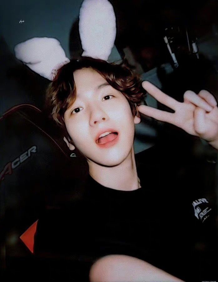 almightykyoong's tweet photo. gamer bf will be back https://t.co/0eRZamryD3