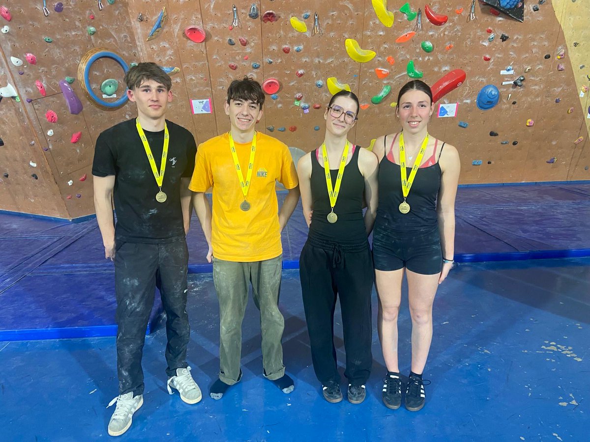 Nos grimpeurs se classent 3ème au championnat d’académie mercredi 12 mars à Thionville. Bravo à eux !