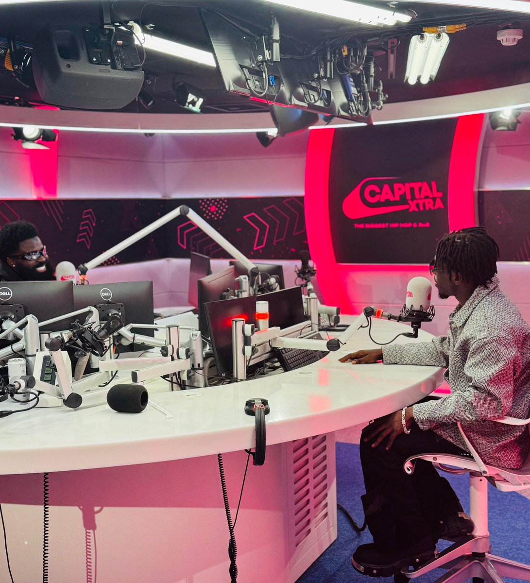 CofyDela's tweet photo. King Paluta In The Studios Of CapitalXtra UK. Interview out soon https://t.co/mUVy1l30CR