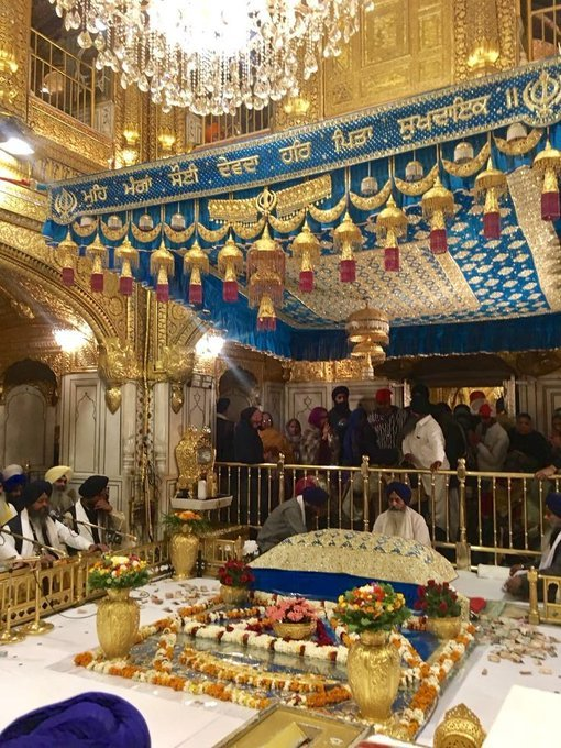 SoulfulSimran's tweet photo. ਬਸ ਕਾਮਯਾਬ ਬਣੋ,       
ਫੇਰ ਜਿਹਨੂੰ ਤੁਸੀਂ ਜਾਣਦੇ ਵੀ ਨਹੀਂ       
ਉਹ ਵੀ ਰਿਸ਼ਤਾ ਕੱਢ ਲੈਂਦਾ।       
ਵਾਹਿਗੁਰੂ ਜੀ 🙏 

#GoodNightX 
#GoodNightTwitterWorld https://t.co/DNJljY3nDs