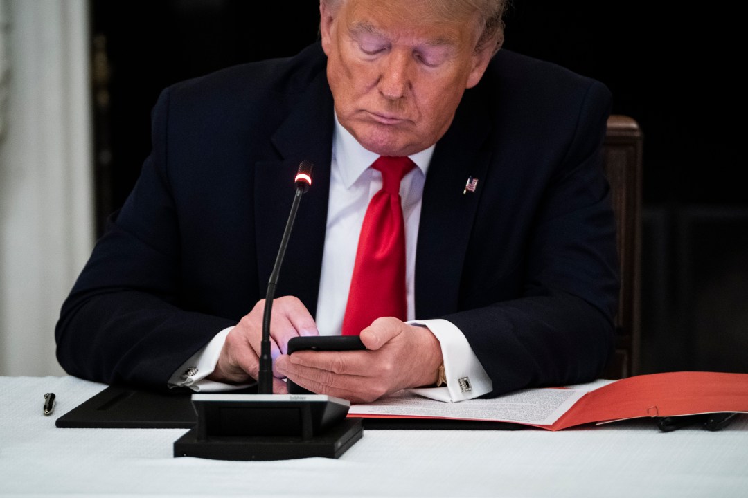 ⚫️"Trump minaccia dazi del 200% su vini e champagne se l'UE non elimina i dazi sul whiskey"