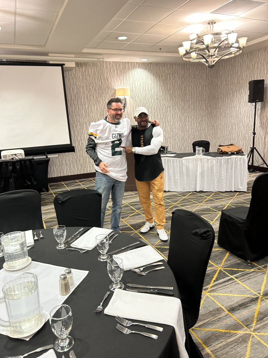 dhebert1996's tweet image. Dealers of Alberta got together for our annual boot camp. This is an opportunity for dealers to gather and share best practices and experiences with one another. To finish off the evening, we gathered for a team dinner and a motivational speech by Gizmo(Henry) William!