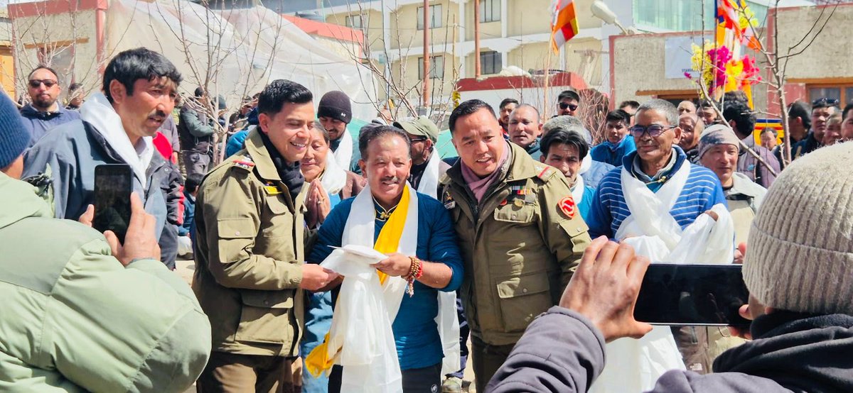 District Police Leh (@lehpolice) on Twitter photo .<a href="/LehPolice/">District Police Leh</a> served refreshments to devotees performing the sacred Gochak Ritual at Tharpaling, Leh. The hospitality, including refreshments was deeply appreciated by participants, reinforcing <a href="/LehPolice/">District Police Leh</a>’s commitment to community service & cultural harmony.
<a href="/shrutiarora_IPS/">Shruti</a> .<a href="/LehPolice/">District Police Leh</a> served refreshments to devotees performing the sacred Gochak Ritual at Tharpaling, Leh. The hospitality, including refreshments was deeply appreciated by participants, reinforcing <a href="/LehPolice/">District Police Leh</a>’s commitment to community service & cultural harmony.
<a href="/shrutiarora_IPS/">Shruti</a>