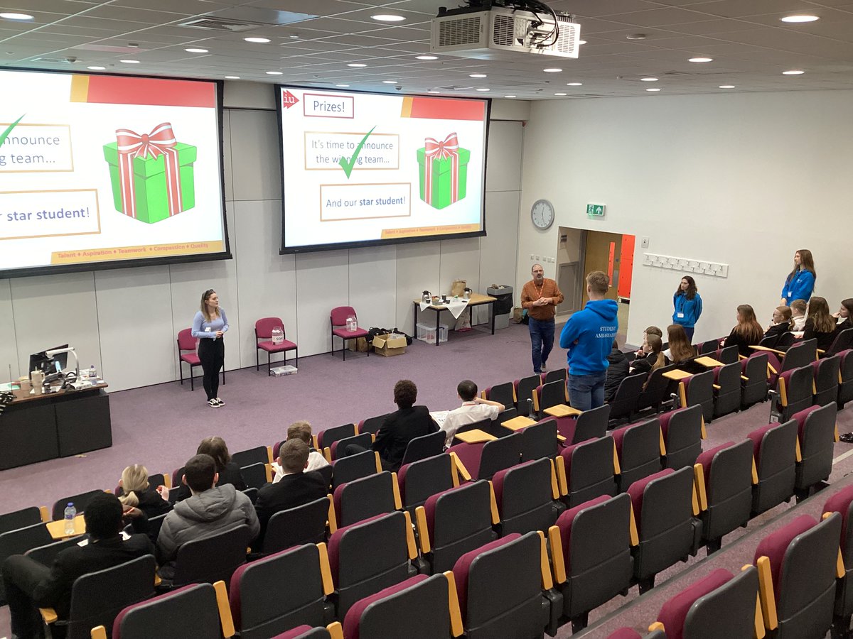 OAWintringham's tweet image. During @CareersWeek, some of our Y8 students had the opportunity to take part in a visit to @UniOfYork with @IntoUniversity. They had a brilliant time experiencing what university life is like and participating in a psychology workshop. #NCW2025