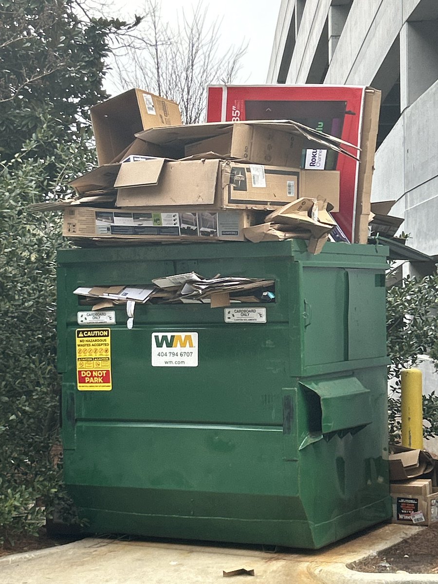 _MajorKie's tweet photo. @WasteManagement  this is at a medical office building in GA that has been begging you all to come and service the dumpster and recycling bin for over a week. This is unacceptable https://t.co/W6tPJ7pPxS
