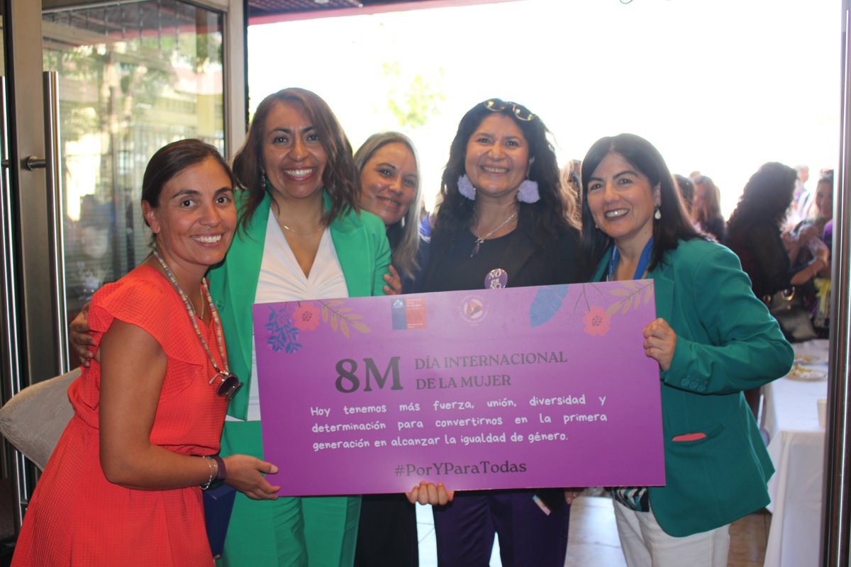 En el marco de conmemoración #8M, el Comité Central de Equidad de Género del Servicio realizó la premiación del concurso fotográfico "Salud con rostro de Mujer",  iniciativa que buscó visibilizar y reconocer el rol fundamental de trabajadoras de la salud en la red asistencial.