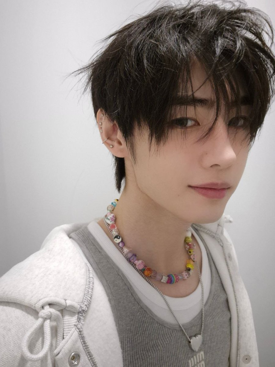 luvshfv's tweet photo. ⠀
⠀⠀            ◌⃘ㅤׅ   𝗌𝗎𝗇𝗀𝗁𝗈𝗈𝗇 𝗎𝗉𝖽.  ! 

﹛💌﹜:  хэй-хэй !! пока я ненадолго пропал уже успели выйти тизеры🤭 а значит пришло время поделиться некоторыми фото со съёмок🙂‍↕️ хорошего дня ♡ 
⠀ ⠀ ⠀ https://t.co/oxYSAASvUV