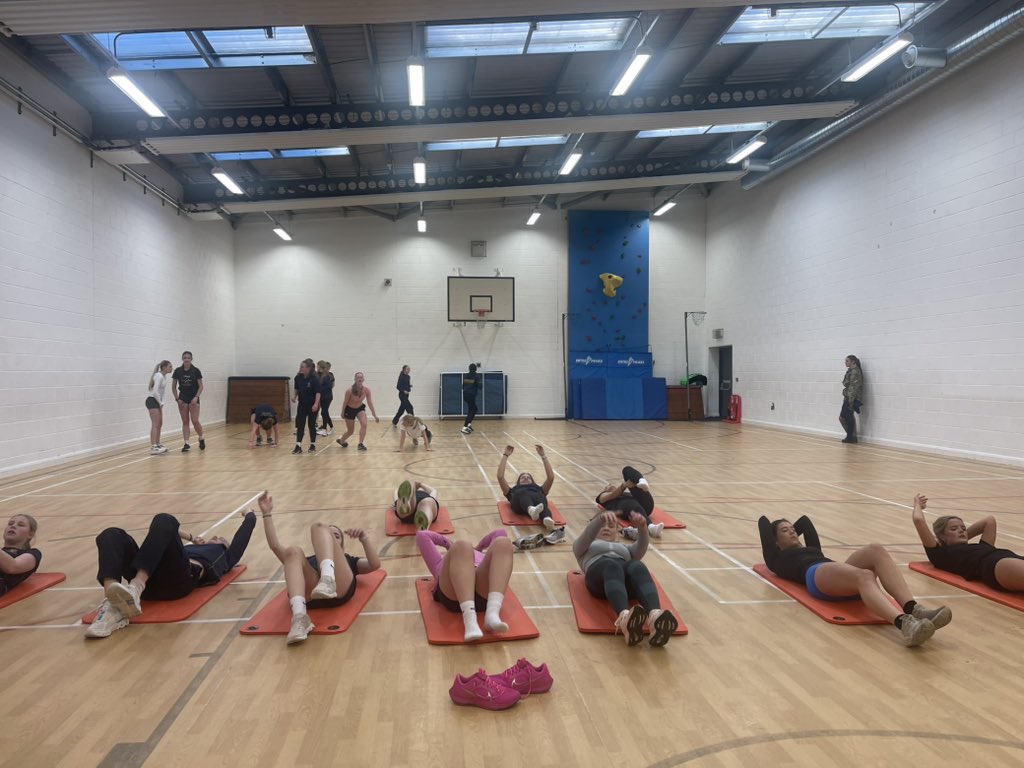 Early morning training! #gogirls 🏑😊 💪  <a href="/KirkhamGrammar/">Kirkham Grammar School</a>