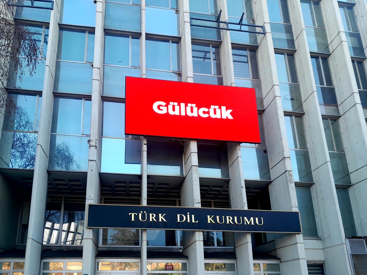 trkmnelif's tweet photo. Le mot du jour, c'est 'Gülücük' 🤠 https://t.co/gUrgpQl0np