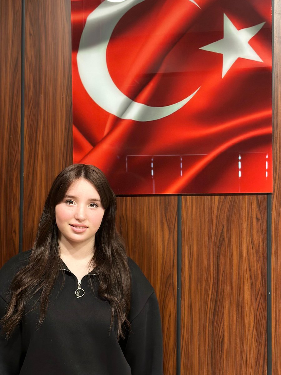 tokatmem's tweet photo. Mesleki ve Teknik Eğitim Genel Müdürlüğünün ülke genelinde düzenlediği 12 Mart İstiklal Marşı Okuma Yarışmasında Zile Dinçerler Mesleki ve Teknik Anadolu Lisesi öğrencimiz Bahar Harput Türkiye 3'üncüsü oldu.🥉🧿

Öğrencimizi tebrik ederiz. 👏

@tcmeb @HuseyinKir64 https://t.co/tXDFvzxX43