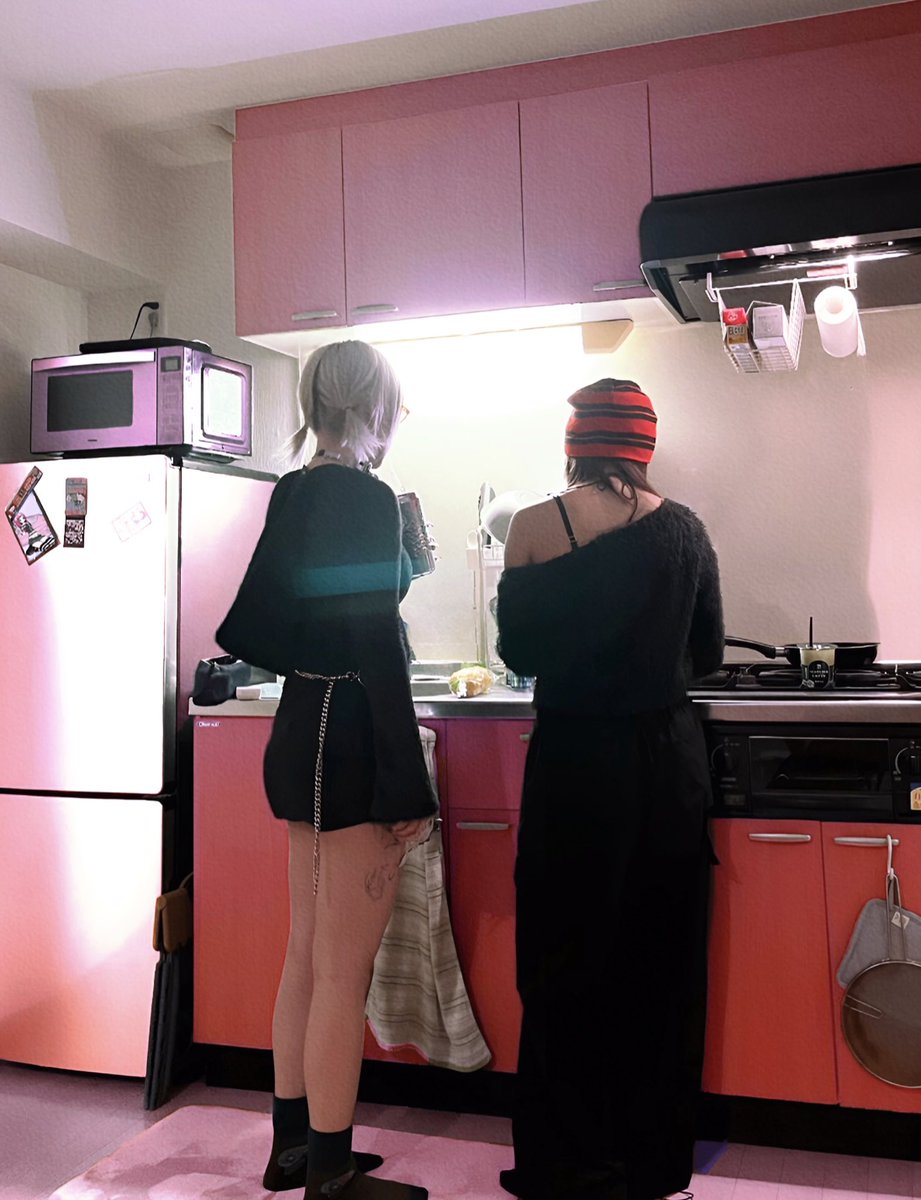 yabaixcore's tweet image. #yabai girls are cooking … 👀