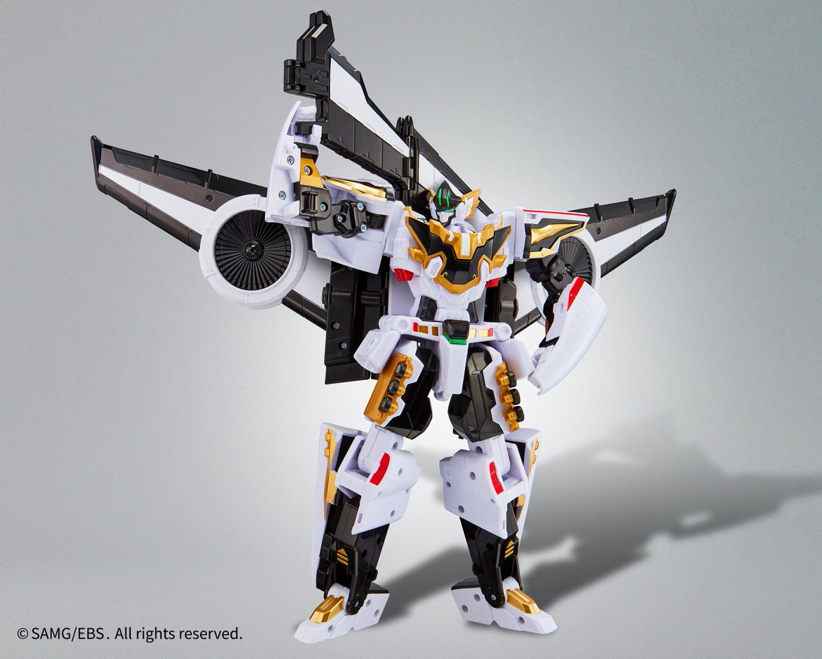 toydevelop_samg's tweet image. [메탈카드봇S] 고고한 기사, 스카이갤럽 공식 사진 공개!
수송기에서 로봇으로 변신 가능.
웨폰카드 윈드러너를 장착하여 파워 업!
#메탈카드봇 #メタルカードボット #metalcardbot #스카이갤럽 #スカイギャラップ #Skygalop