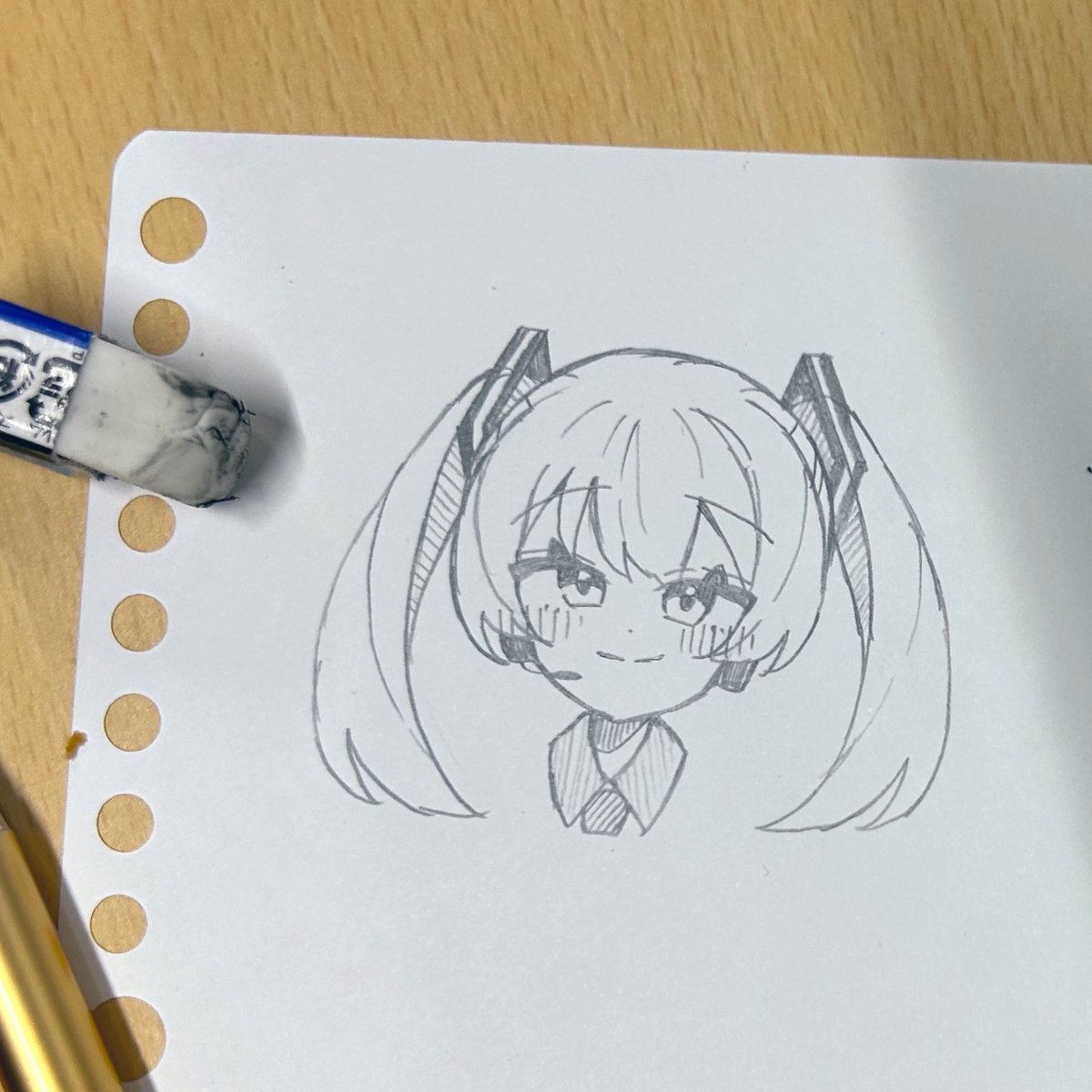 i_87_o's tweet photo. めちゃ上手く描けたミクちゃん https://t.co/xfziZr4tgZ
