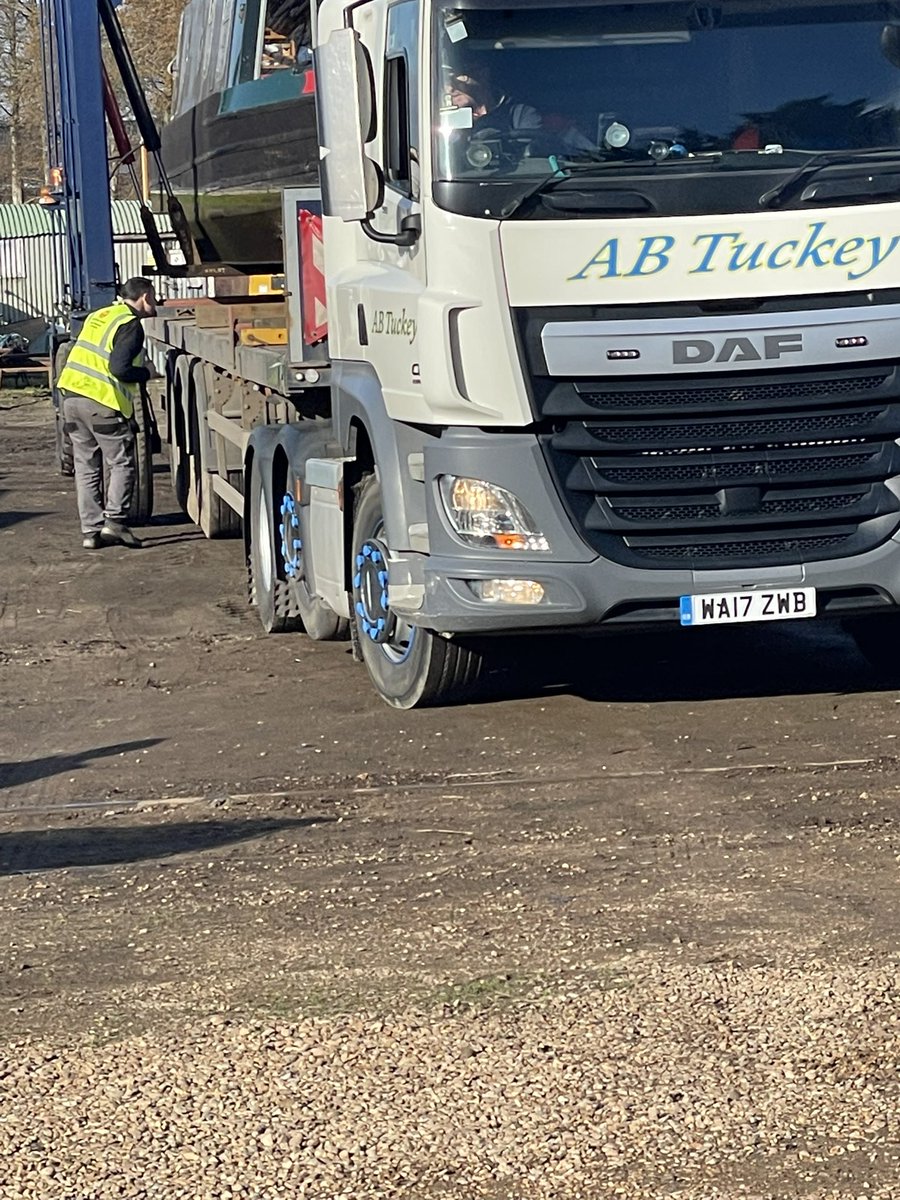 Narrowboat Olive Emily is being loaded ready to begin cruising on the Grand Union Canal later today. We are guessing she might make a maximum speed of 50 mph on the #A14 #inlandboating #lifesbetterbywater #grandunioncanal