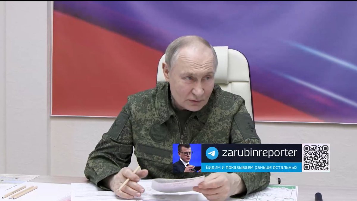 Fmarkan's tweet image. Бля... я конечно видел новость про то что дед забыл принять таблетки и решил одеть военную форму, но вот фотка попалась в ленте и я не думал что это будет НАСТОЛЬКО кринжово. Теперь вайбы алкаша Васи, глушашего водку с другими дедами в гараже максимальные