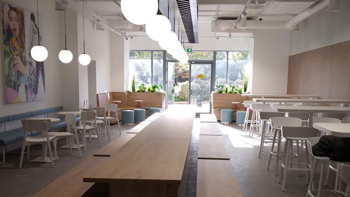 expressrefresh's tweet image. We have been helping business leaders deliver modern workplaces, in line with employee wellbeing, for over a decade.

Talk to us.

📲 01922 640777
✉️ general@expressrefreshments.co.uk

#WorkplaceDesign #FlexibleWorking #OfficeDesign #BreakoutAreas #HR #Sustainability