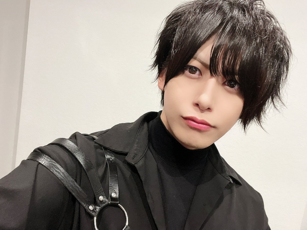 Hirochan_63's tweet photo. 今日は吉祥寺SEATA来てくれてありがとう！
セトリ的にも気温的にもかなり体力持っていかれた〜
いつもライブ盛り上げてくれてありがとう！
次は16日の新宿WALLYです！ https://t.co/rEAjMdGl4S